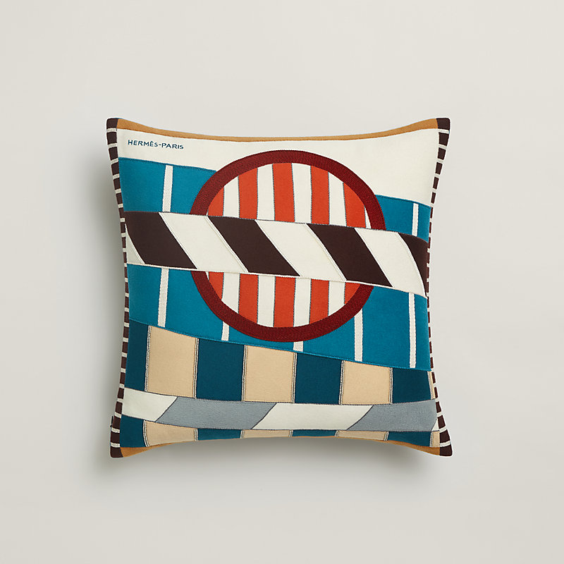 patchwork-saddle-pillow--